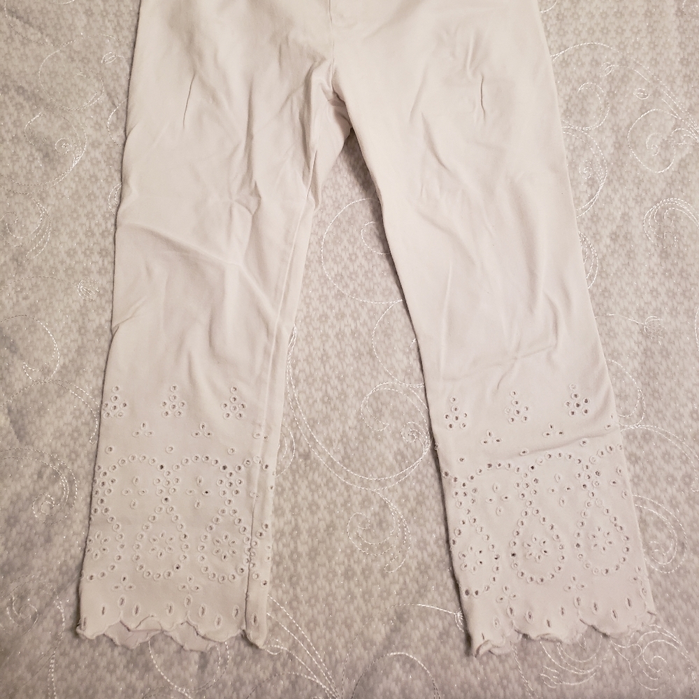 White Hue capri leggings